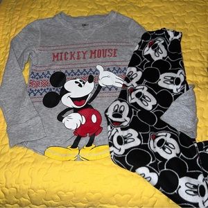 Disney Store Mickey Mouse Pajamas PJs Boys Size Small S 5 6
